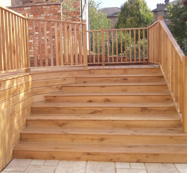 Image of delightful set of oak steps